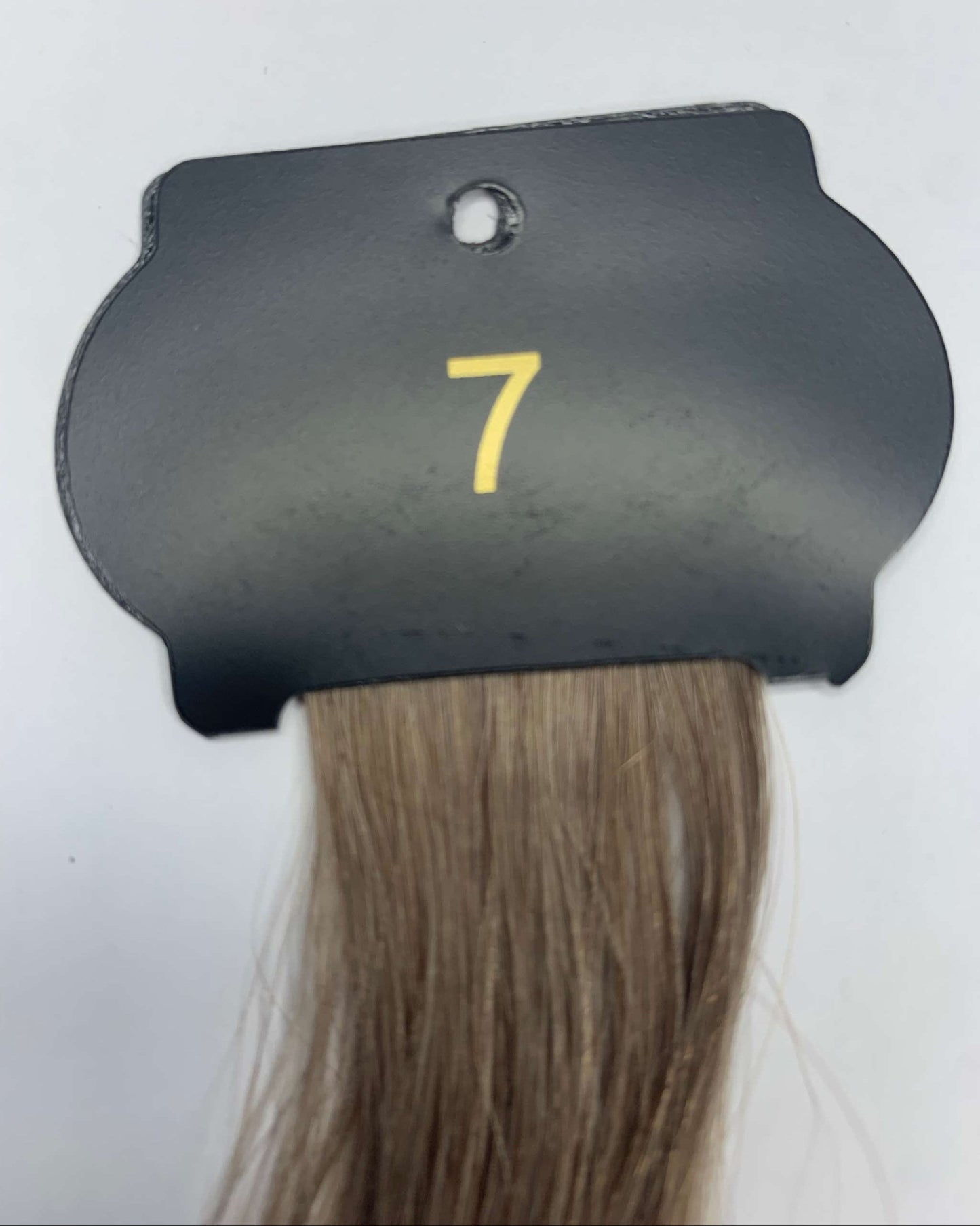 26-inch 6D hair extensions, quick installation and low maintenance.